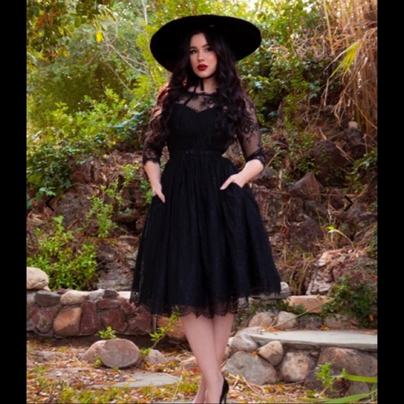 La Femme En Noir Mourning Dress in Black Lace NWT - Picture 2 of 9